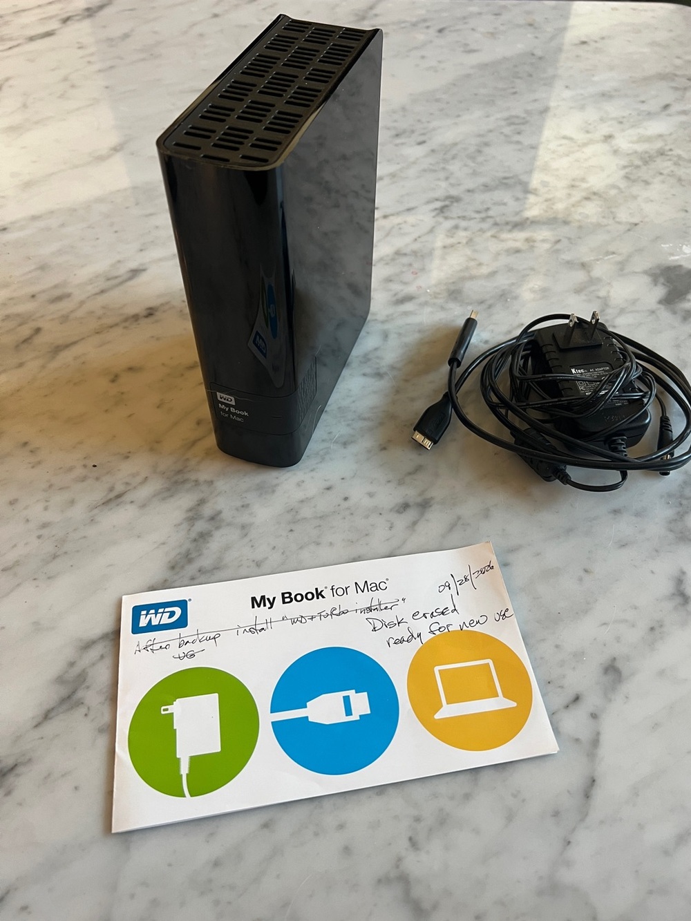 WD My Book for Mac 3TB Desktop External Hard Drive USB 3.0 (WDBYCC0030HBK)